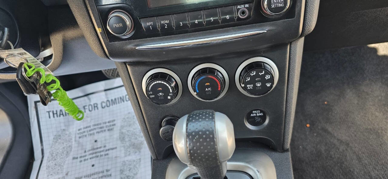 Used 2014 Nissan Rogue S w/ Convenience Package image 34