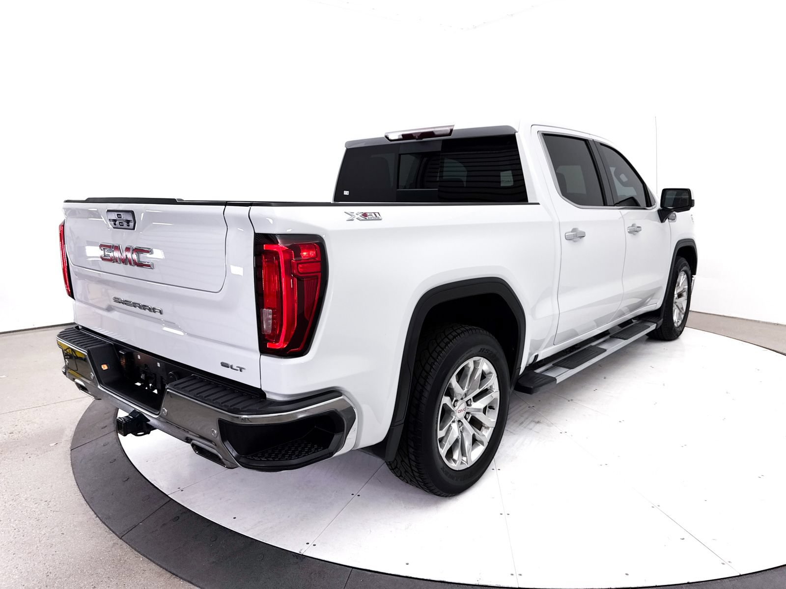 Used 2020 GMC Sierra 1500 SLT w/ SLT Premium Plus Package AWD/4WD image 18