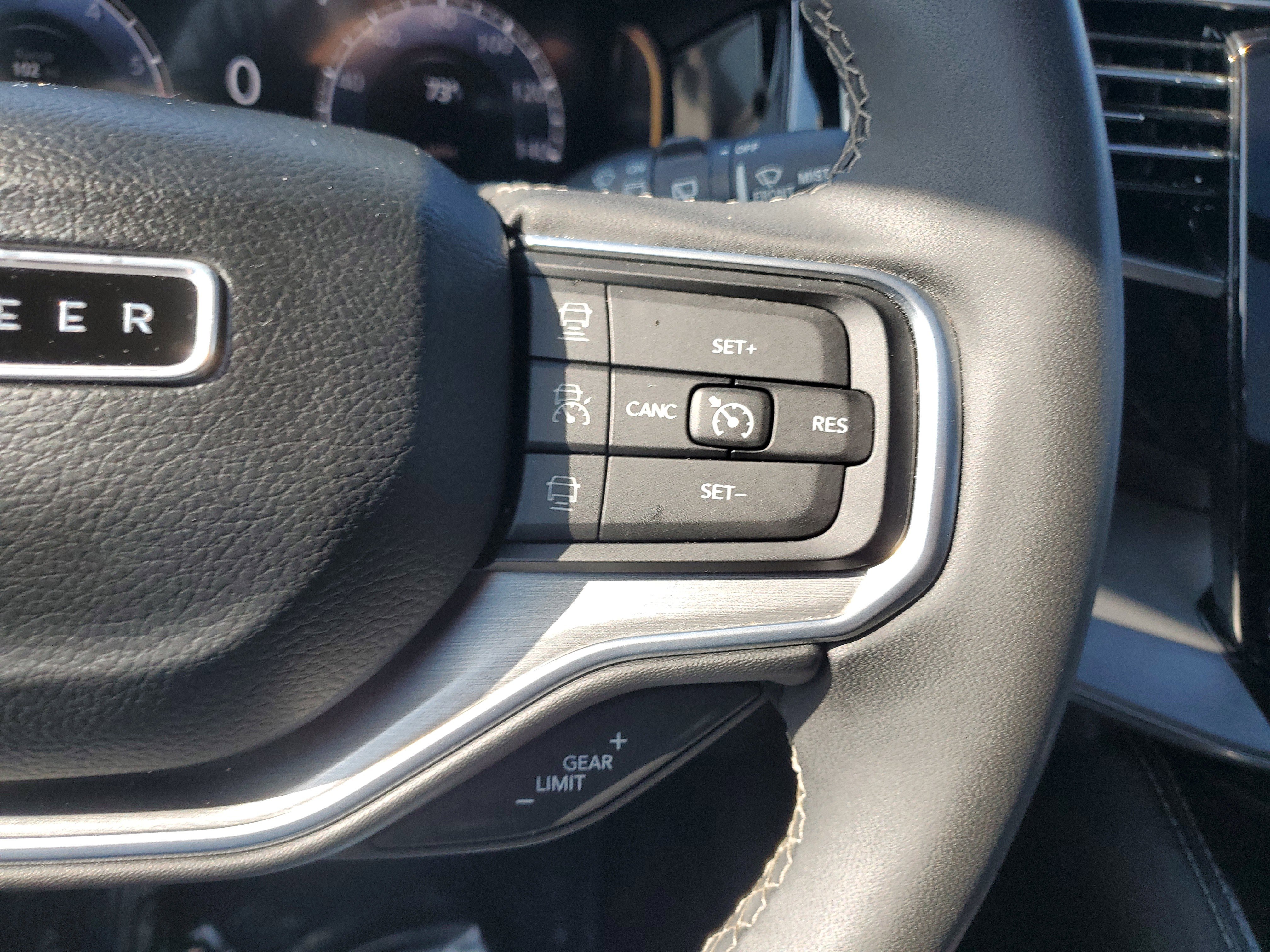 Used 2023 Jeep Wagoneer Series II image 28