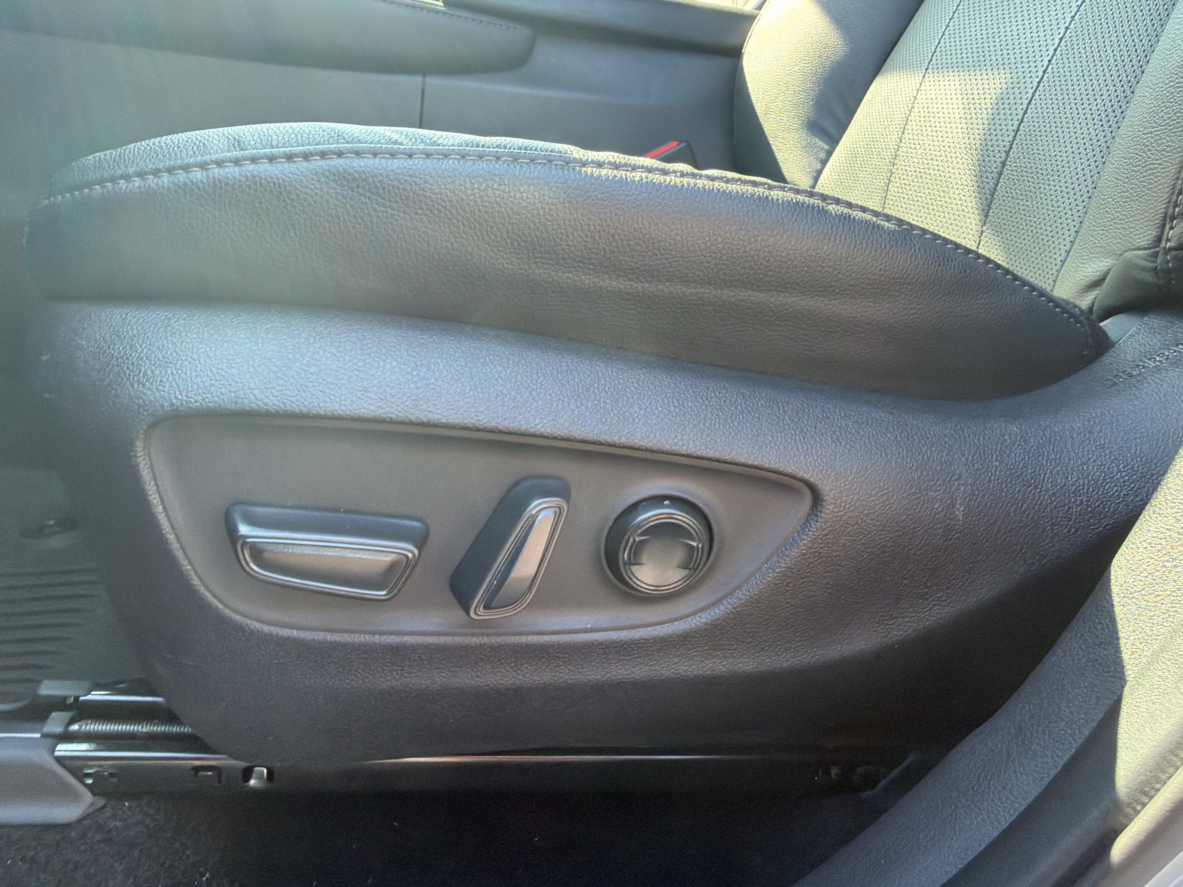 Used 2024 Toyota Grand Highlander AWD image 12