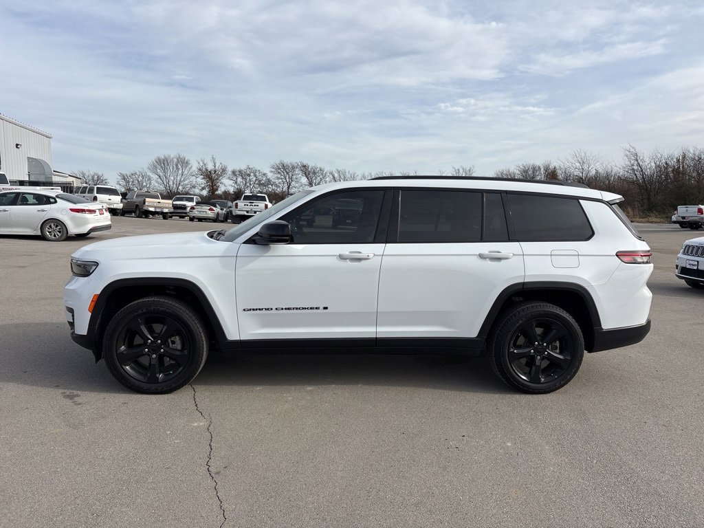 Used 2023 Jeep Grand Cherokee L Altitude image 6