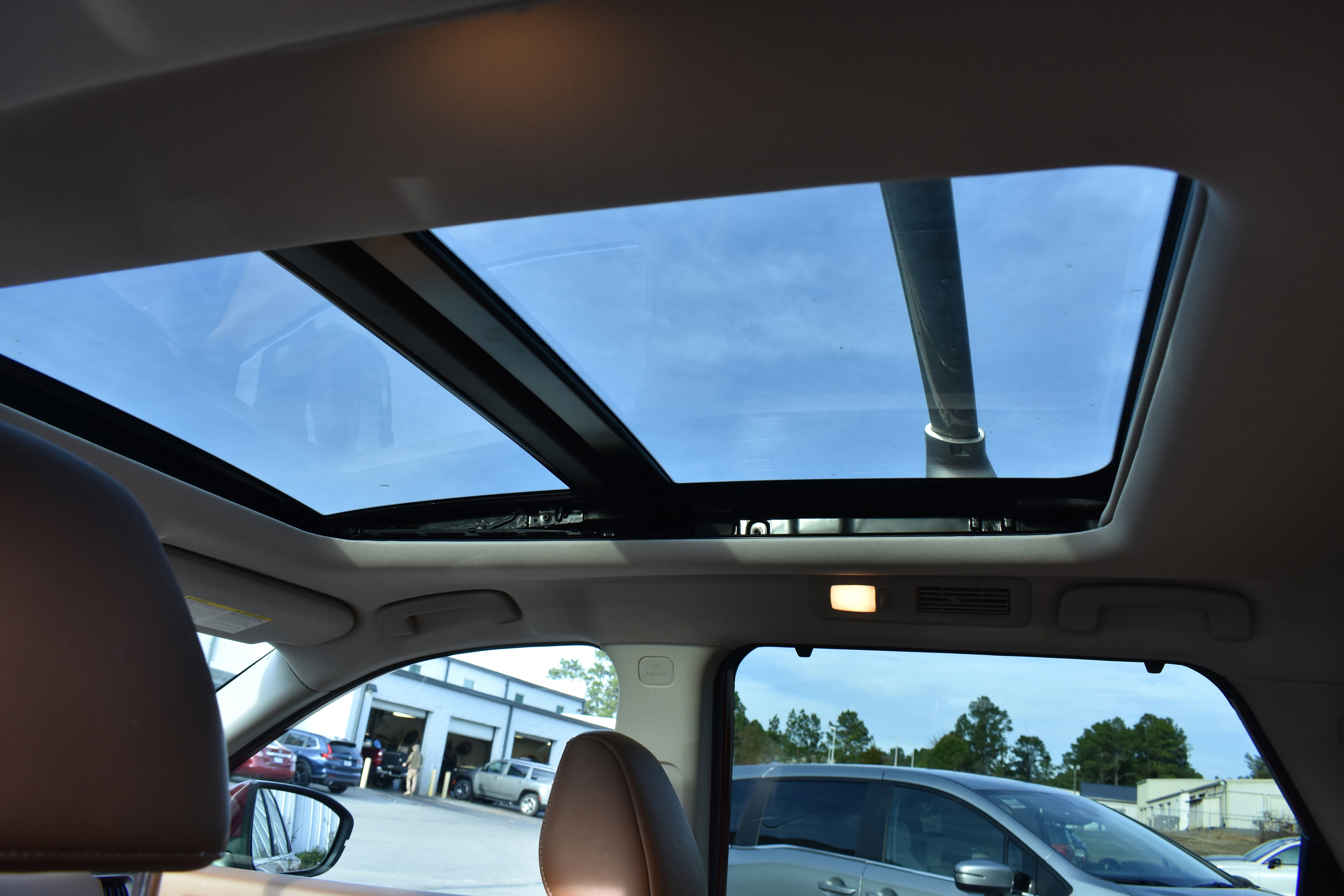 Used 2022 Nissan Pathfinder Platinum w/ Cargo Package image 31