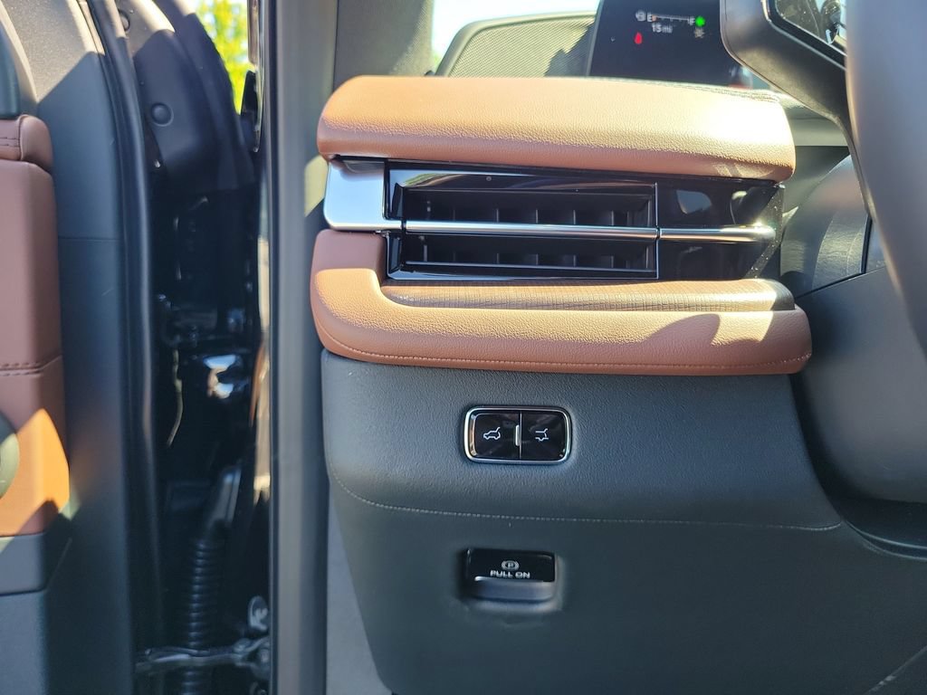 New 2026 Lincoln Navigator L Reserve AWD/4WD image 23