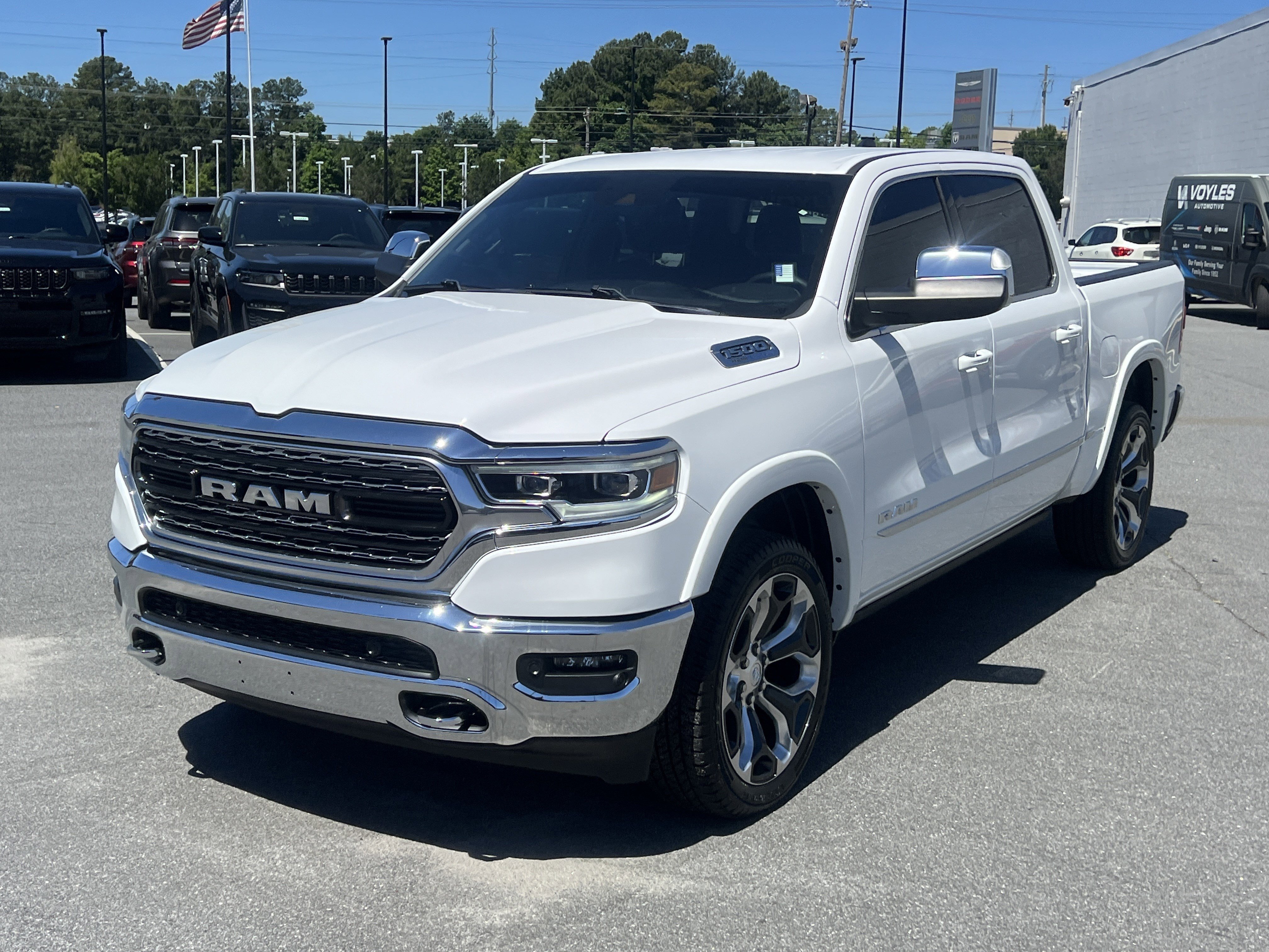 Used 2023 RAM 1500 Limited AWD/4WD image 3