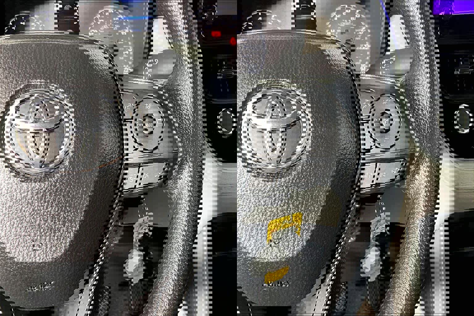 Used 2025 Toyota Corolla Cross L image 23