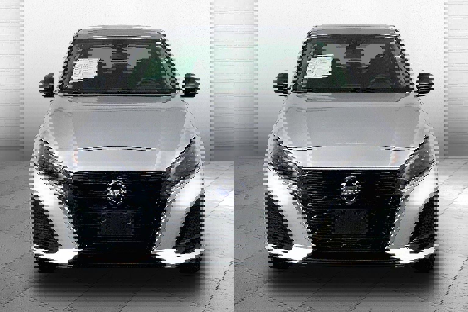 Used 2025 Nissan Altima 2.5 SV image 2