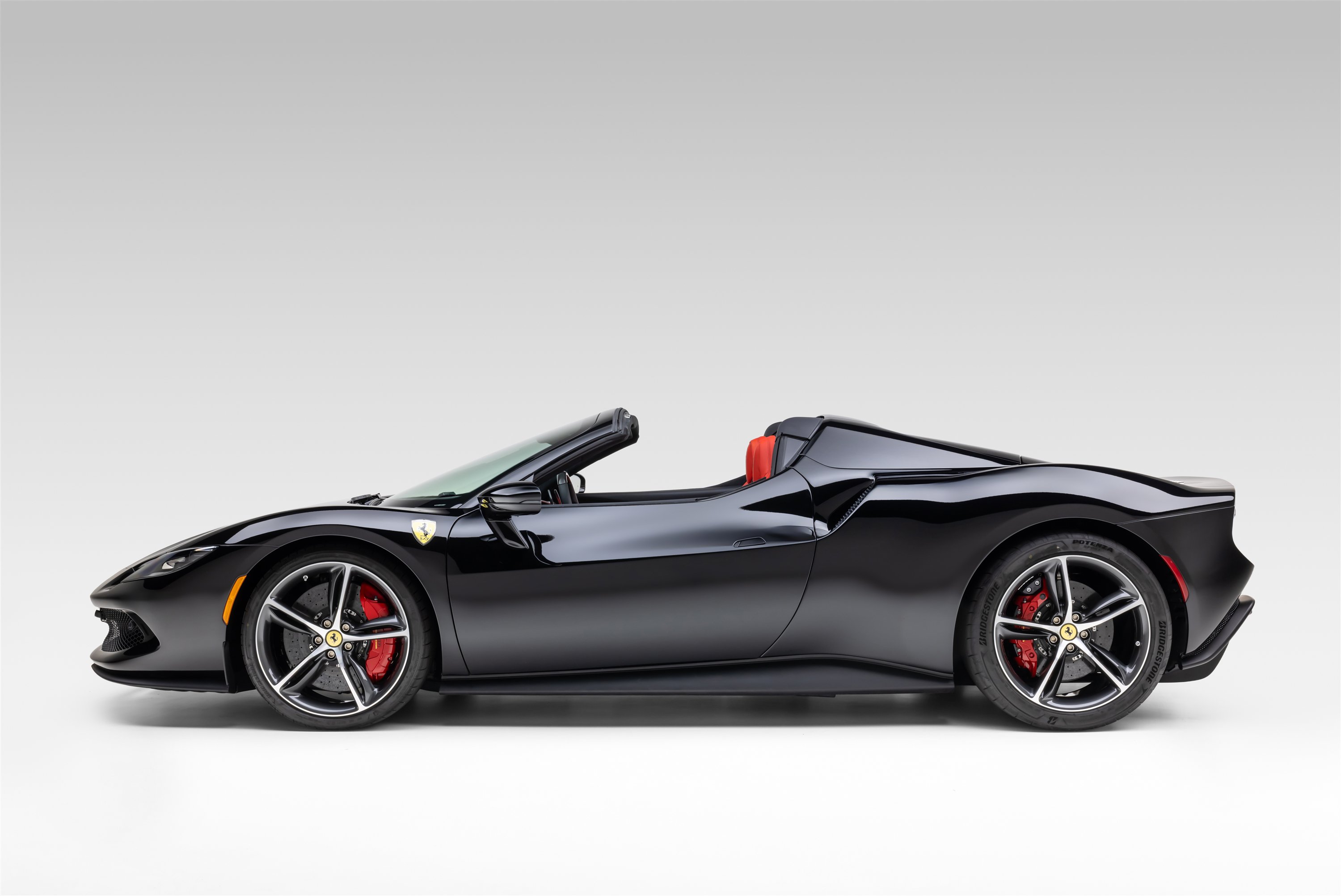 Used 2026 Ferrari 296 GTS RWD image 3