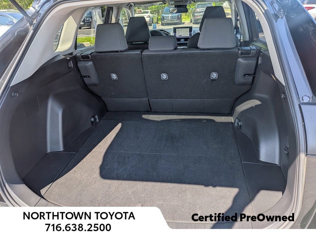 Used 2025 Toyota RAV4 XLE AWD/4WD image 16