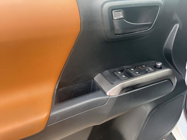 Used 2017 Toyota Tacoma SR5 w/ Tow Package image 13