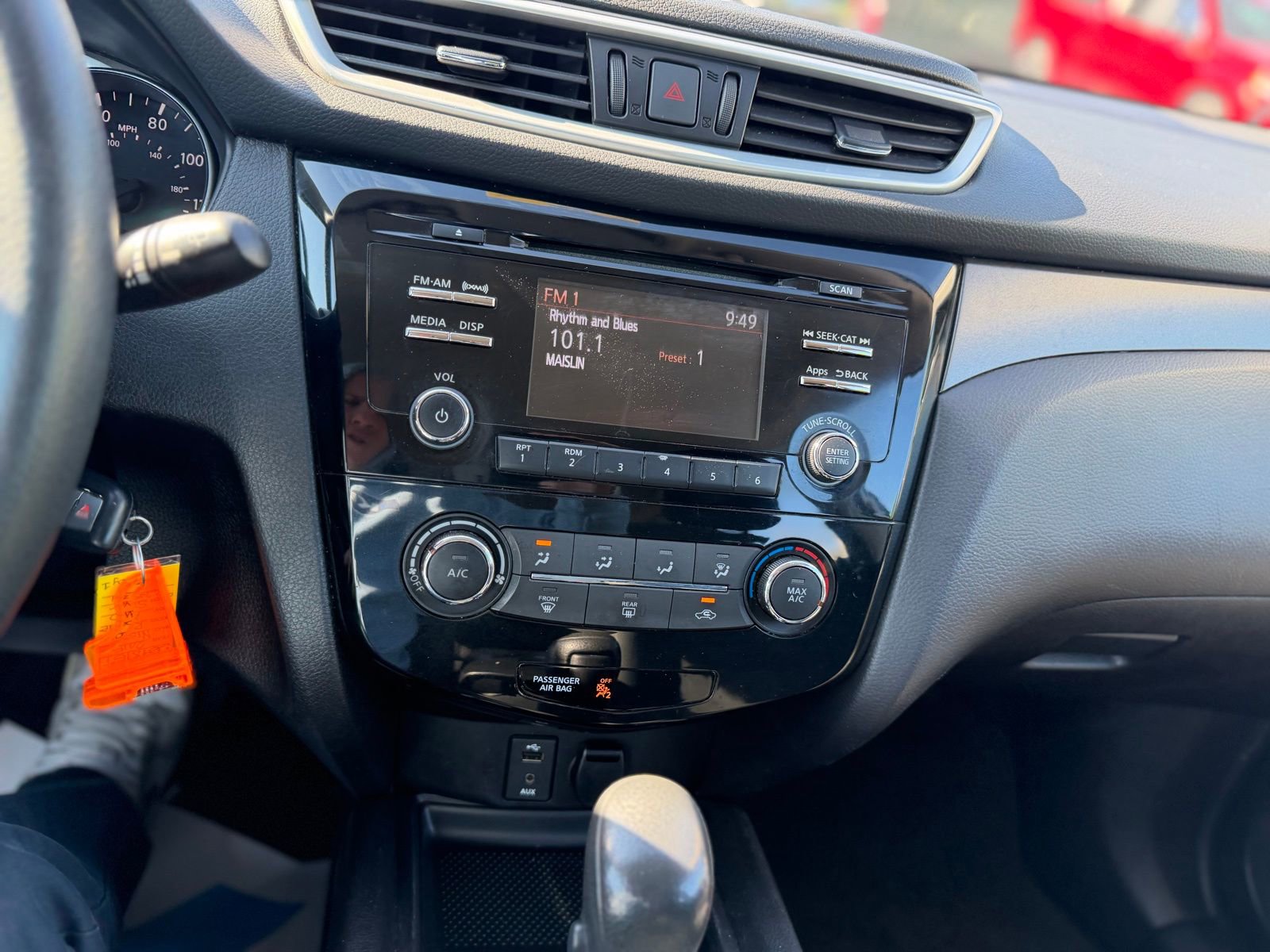 Used 2015 Nissan Rogue S image 13
