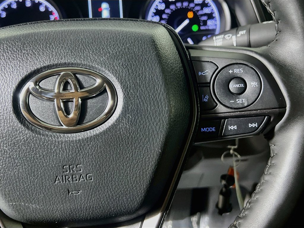 Used 2024 Toyota Camry SE FWD image 17