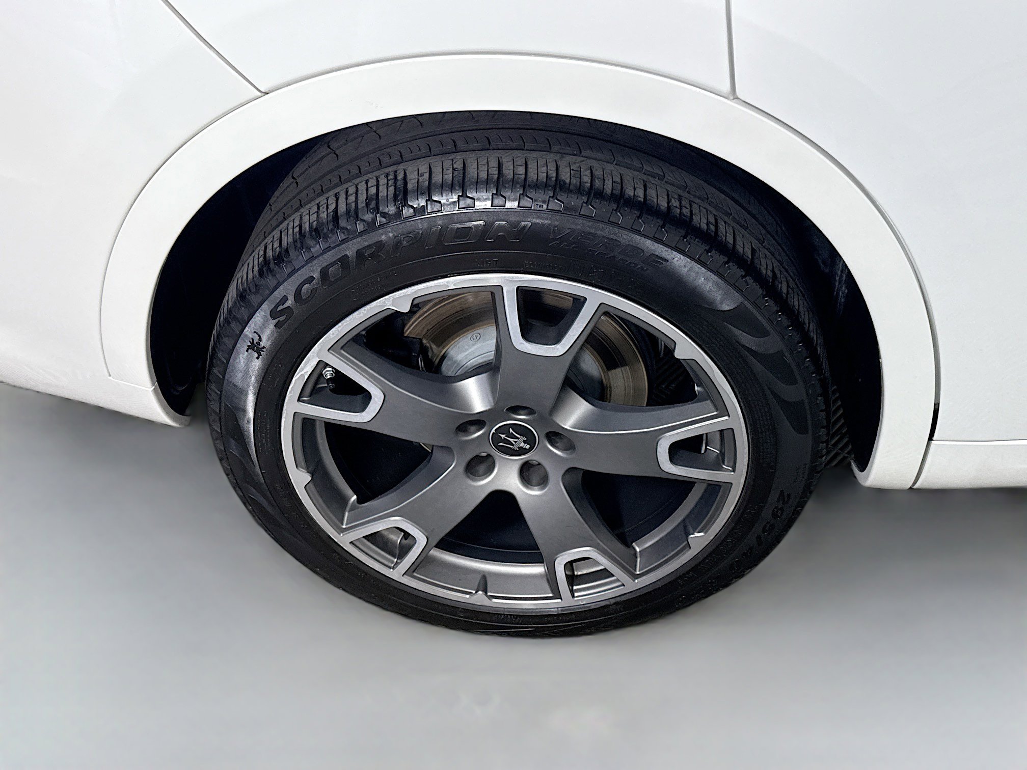 Used 2023 Maserati Levante Modena image 33