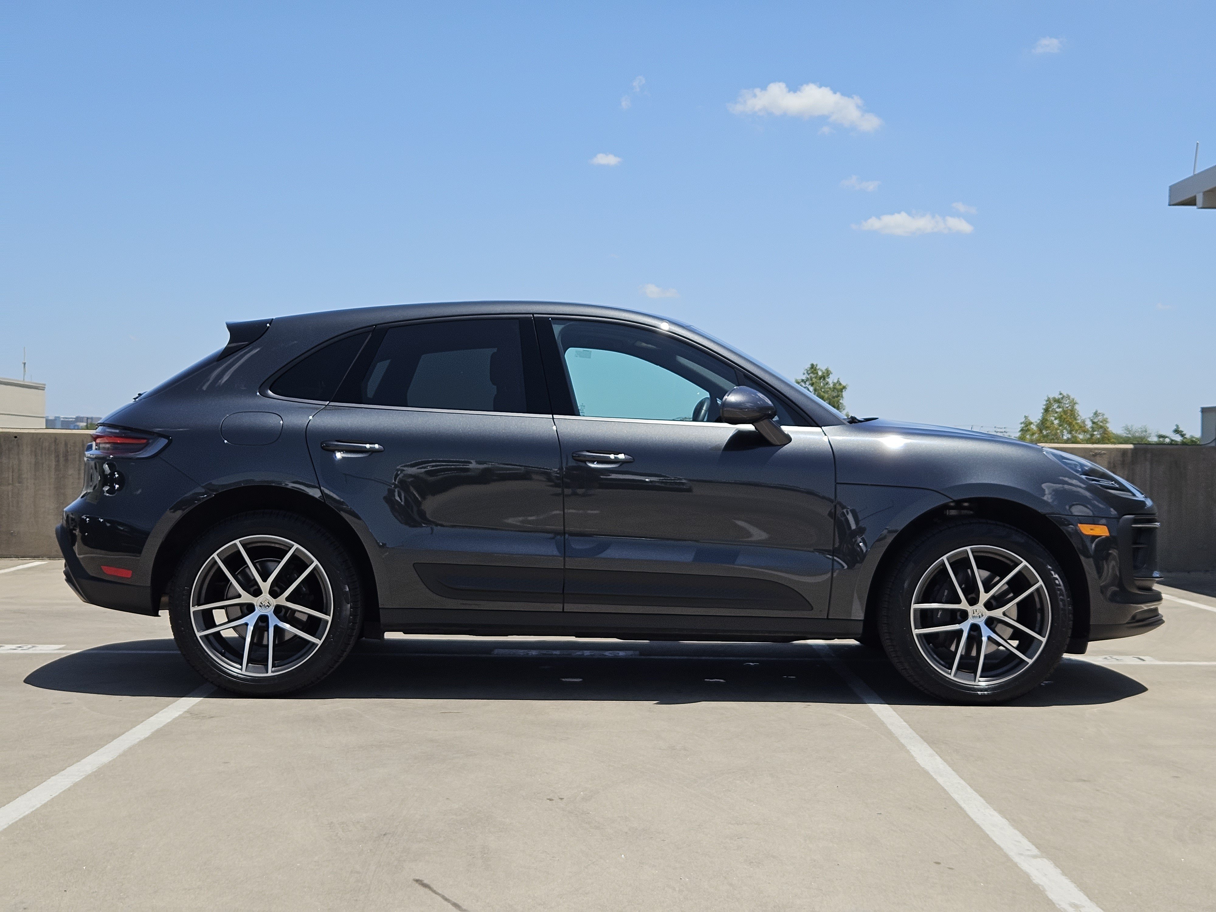 Certified 2026 Porsche Macan AWD/4WD image 9