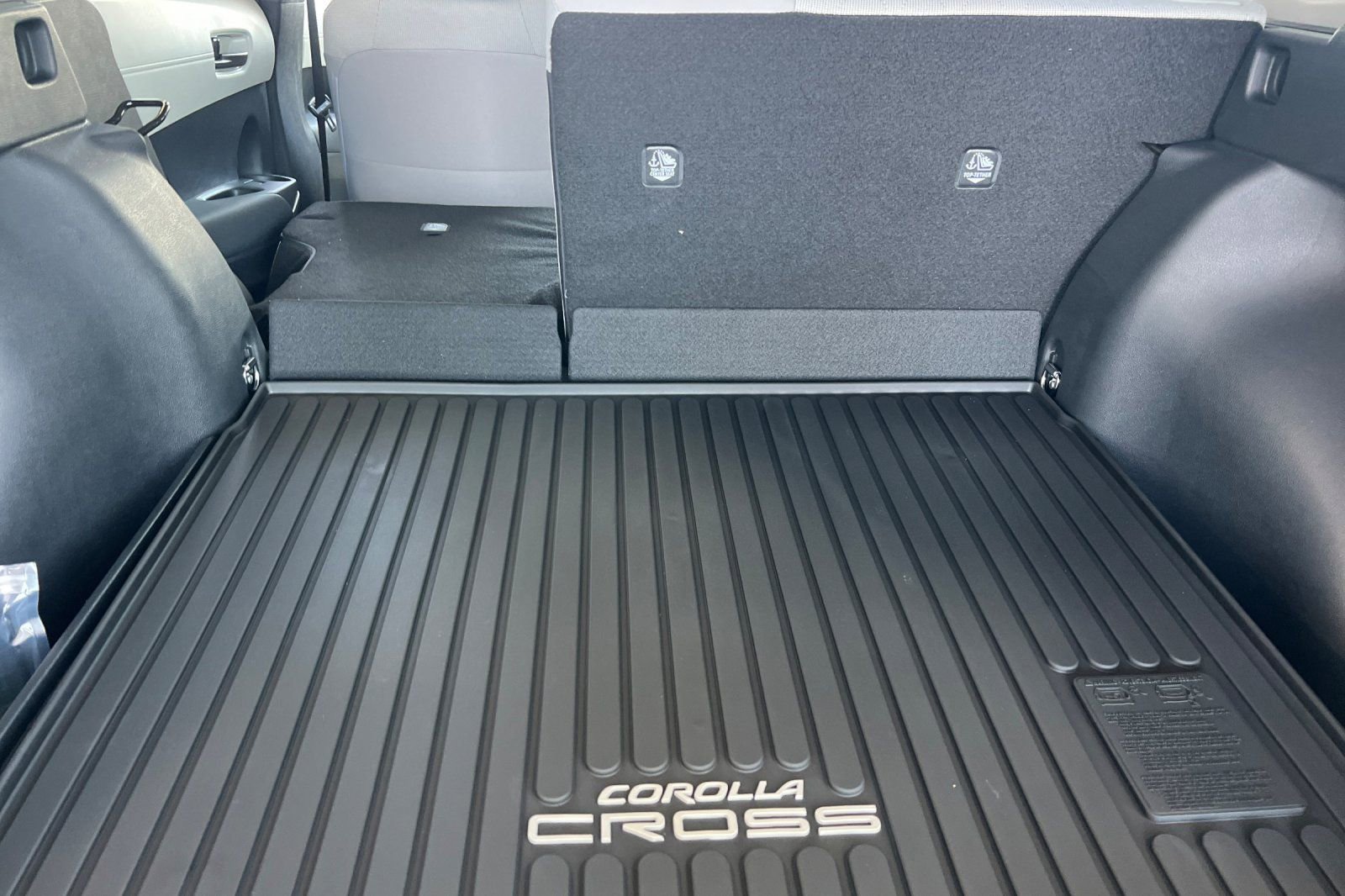 Certified 2025 Toyota Corolla Cross LE image 12