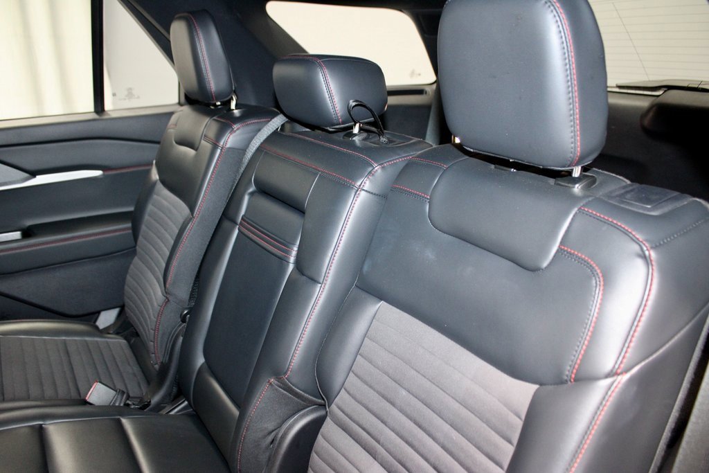 Certified 2025 Ford Explorer ST-Line w/ ST-Line Street Pack image 22