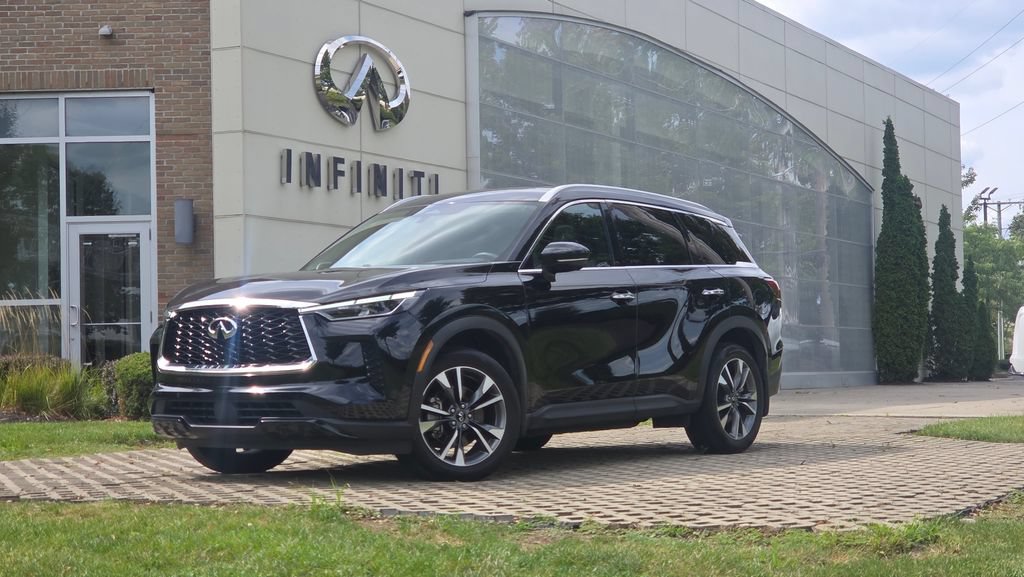 Used 2023 INFINITI QX60 Luxe w/ Performance Audio Package AWD/4WD image 2