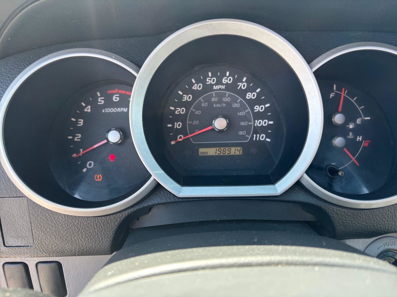 Used 2006 Toyota 4Runner SR5 AWD/4WD image 16