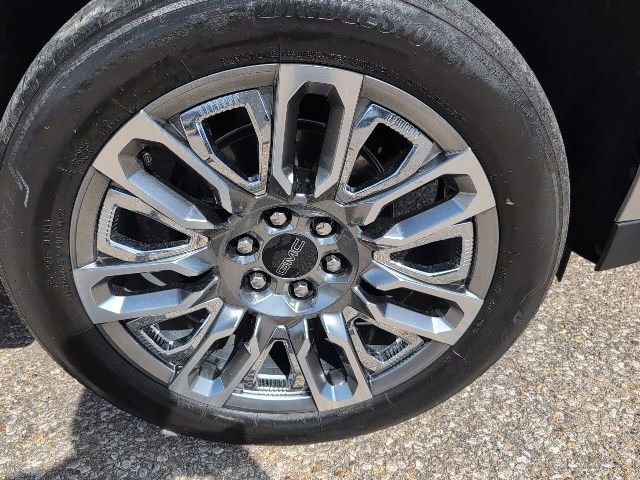 Used 2023 GMC Yukon XL Denali Ultimate AWD/4WD image 25