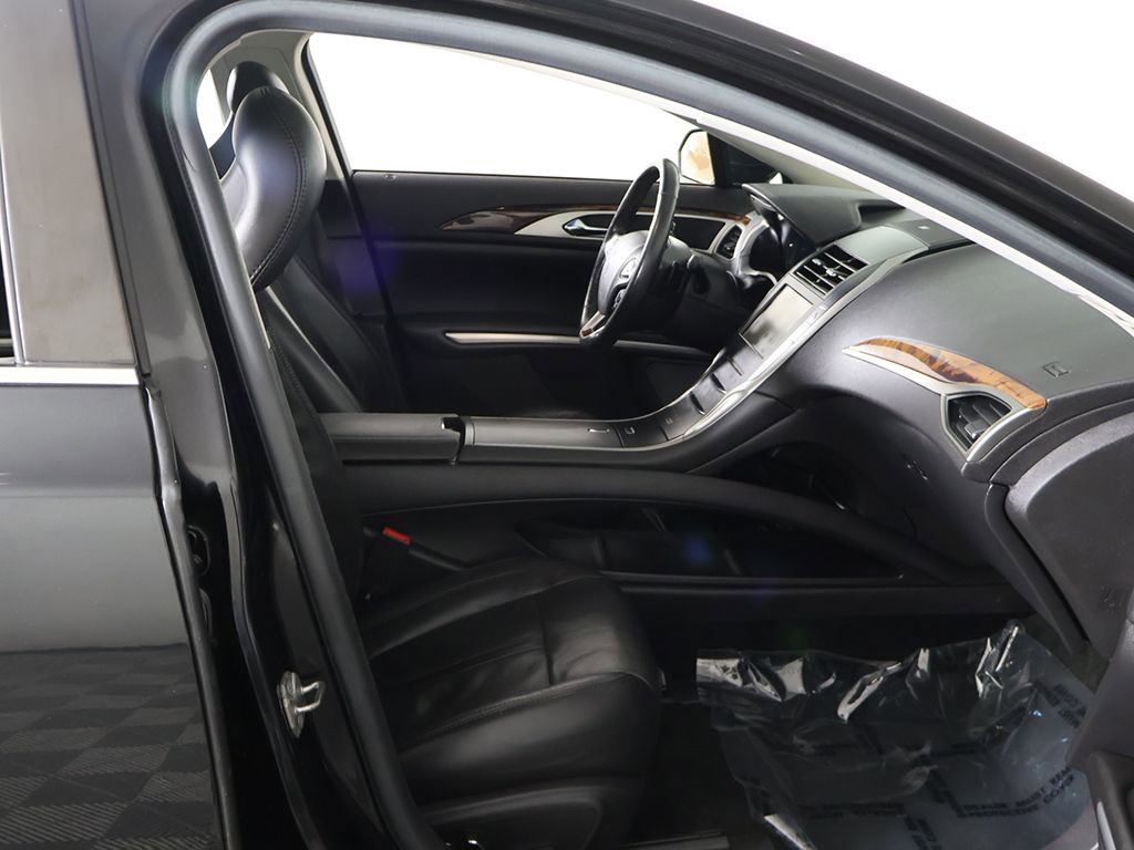 Used 2014 Lincoln MKZ image 27