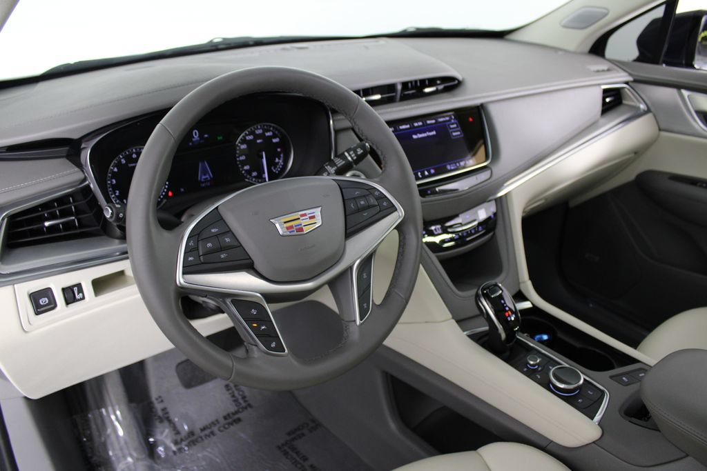 Used 2025 Cadillac XT5 Premium Luxury FWD image 16