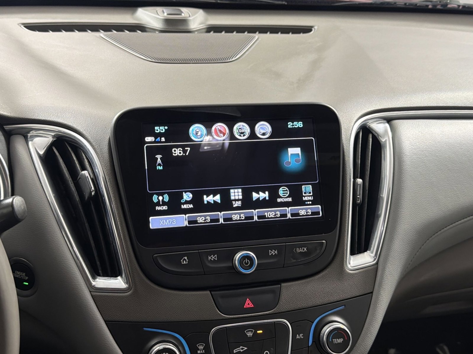 Used 2018 Chevrolet Malibu LT w/ Leather Package image 18