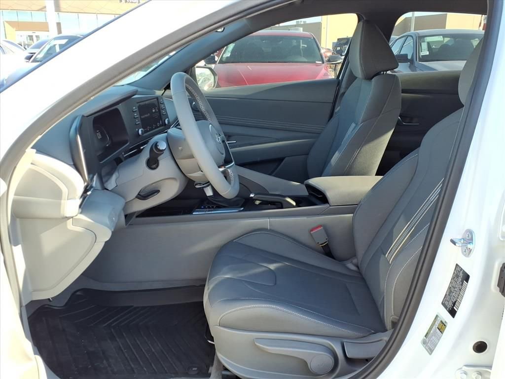 New 2025 Hyundai Elantra Sport image 10