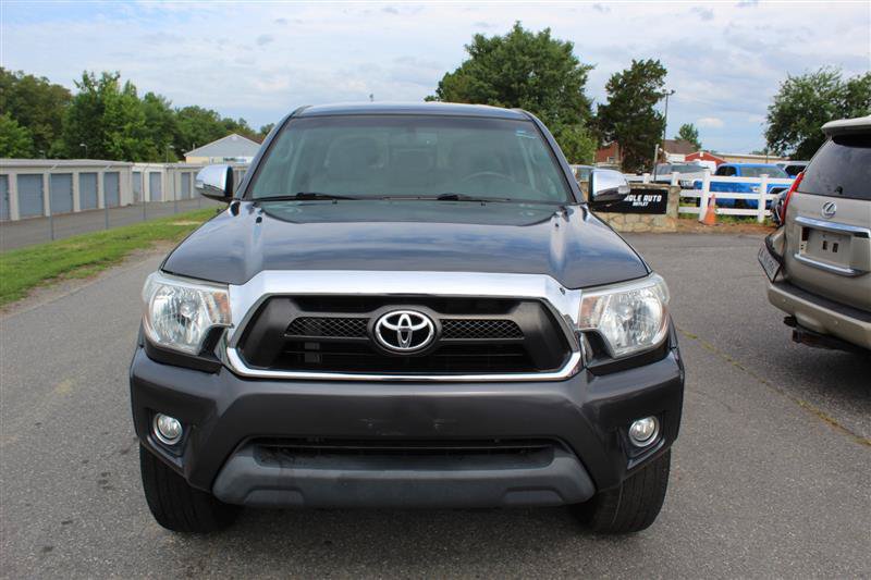 Used 2013 Toyota Tacoma 4x4 Double Cab w/ Limited Pkg image 2