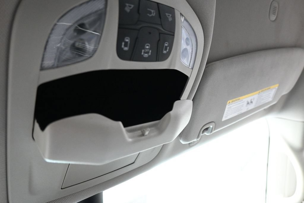 Used 2022 Chrysler Pacifica Touring-L FWD image 29