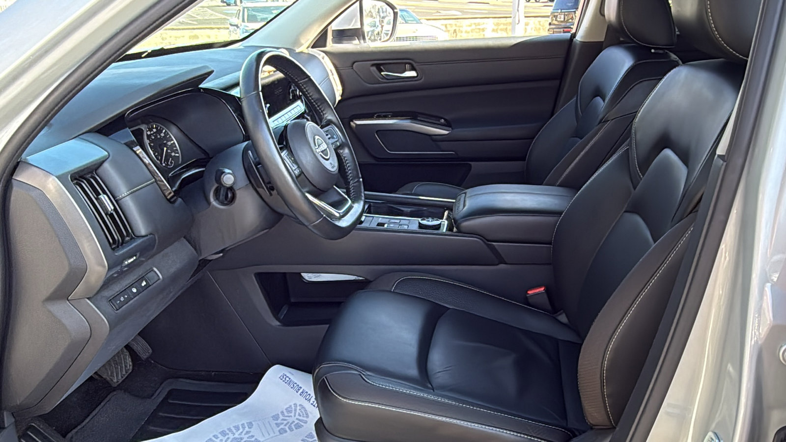 Certified 2023 Nissan Pathfinder SL w/ Black Appearance Package AWD/4WD image 20