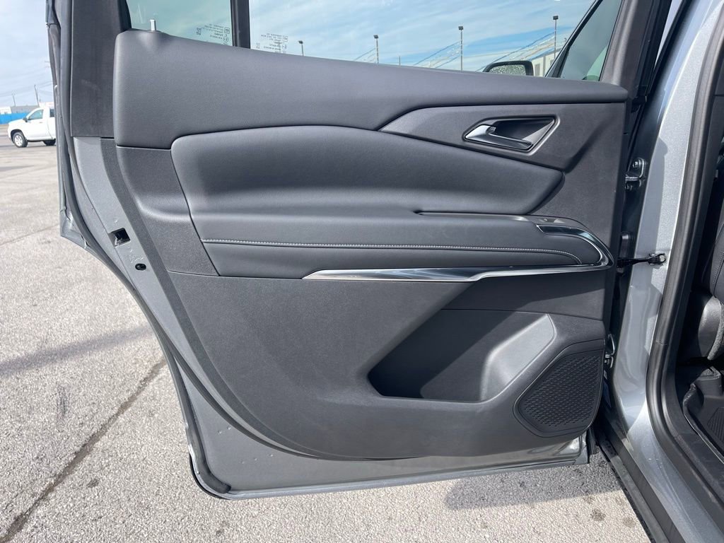 Used 2025 Chevrolet Traverse LT w/ LPO, Floor Liner Package AWD/4WD image 20