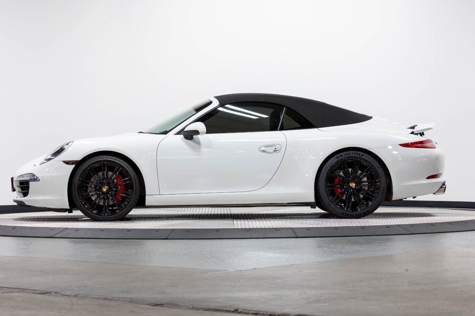 Used 2016 Porsche 911 Carrera S RWD image 5