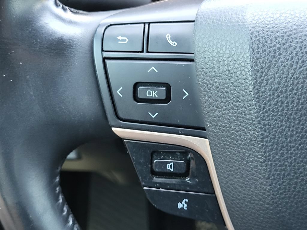 Used 2023 Toyota Crown AWD/4WD image 14