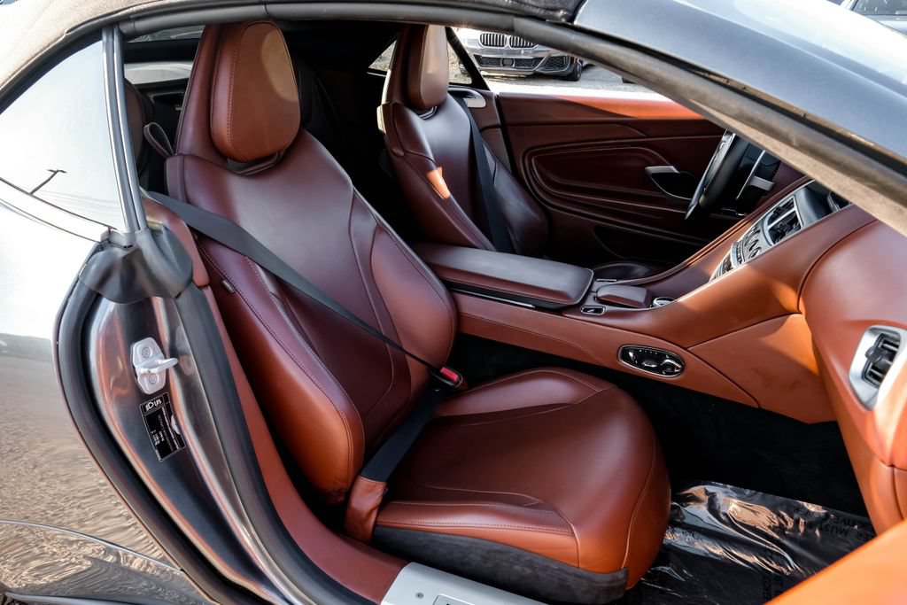 Used 2019 Aston Martin DB11 Volante RWD image 39