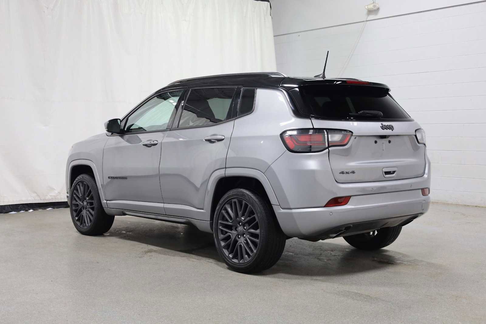 Used 2023 Jeep Compass High Altitude AWD/4WD image 3