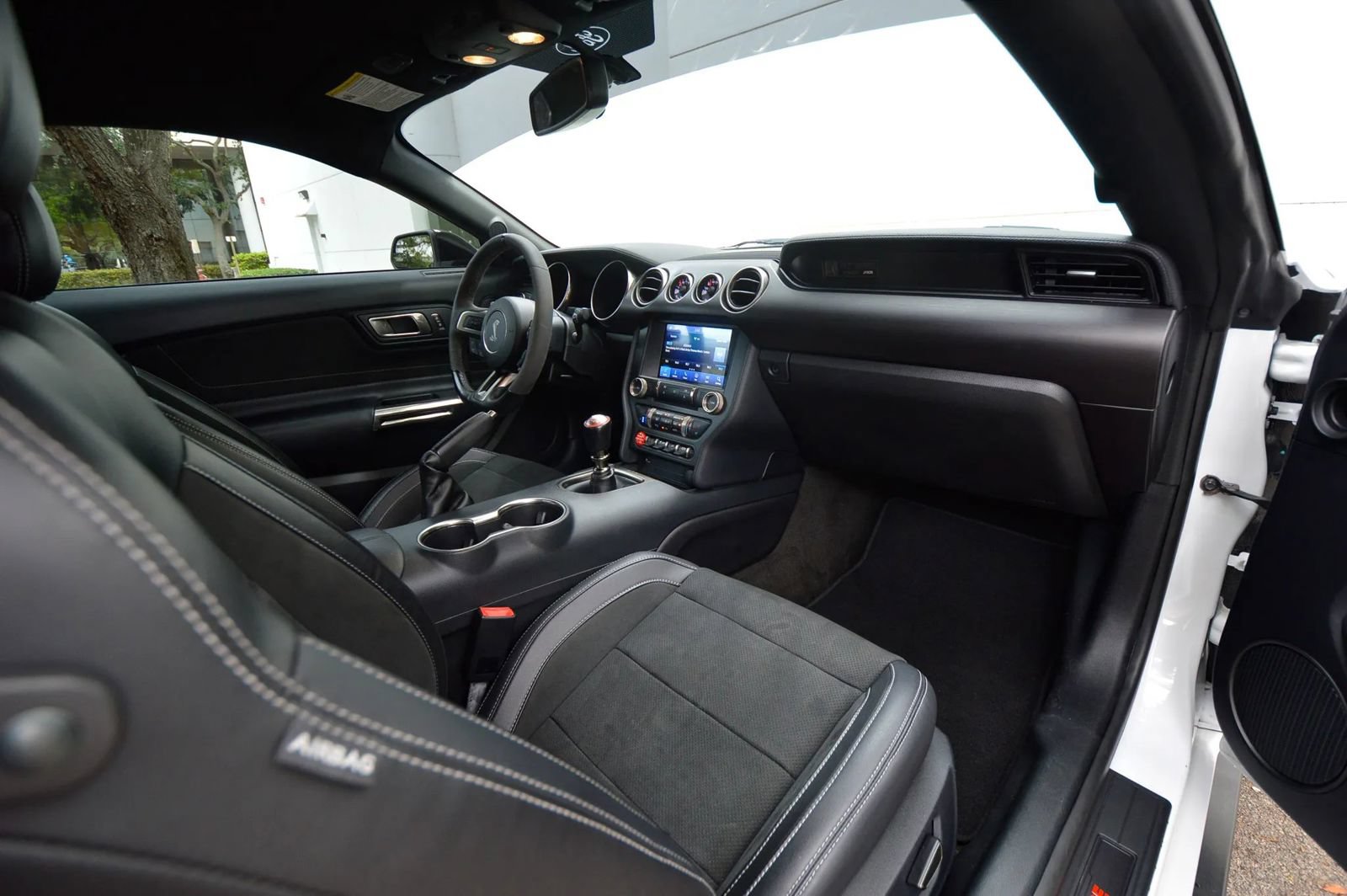 Used 2018 Ford Mustang Shelby GT350 w/ Convenience Package RWD image 39