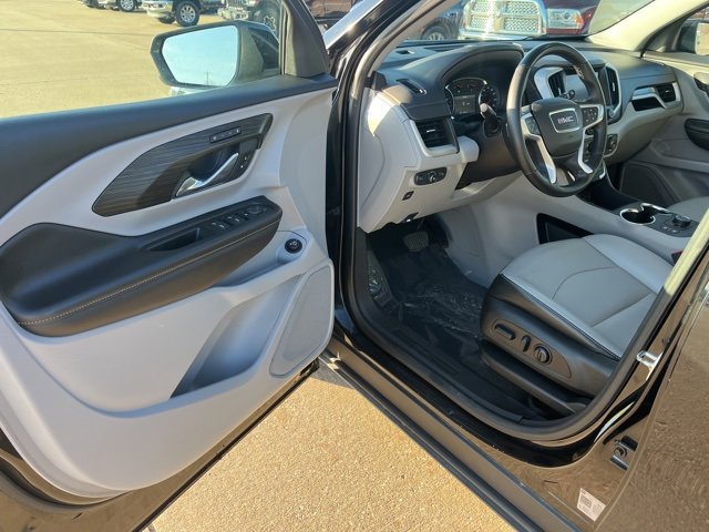 Used 2024 GMC Terrain SLT image 9