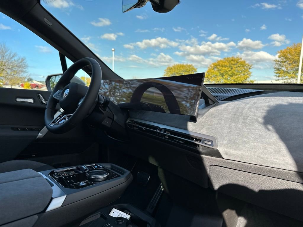 New 2026 BMW iX xDrive60 w/ M Sport Package AWD/4WD image 29