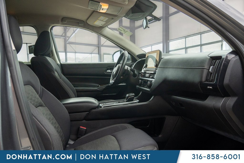 Used 2022 Nissan Pathfinder SV FWD image 23