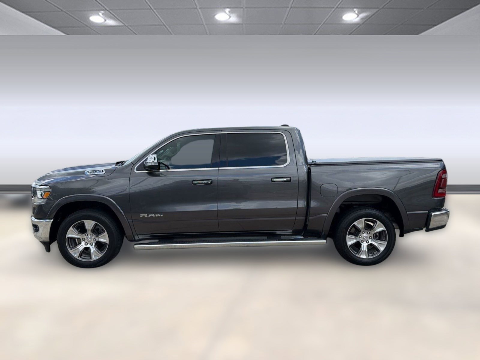Used 2021 RAM 1500 Laramie AWD/4WD image 2