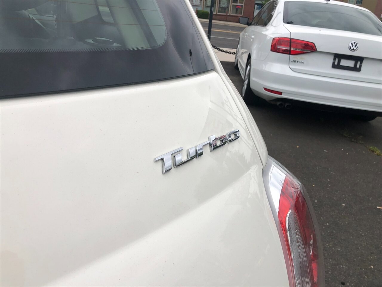Used 2018 FIAT 500 Lounge FWD image 9