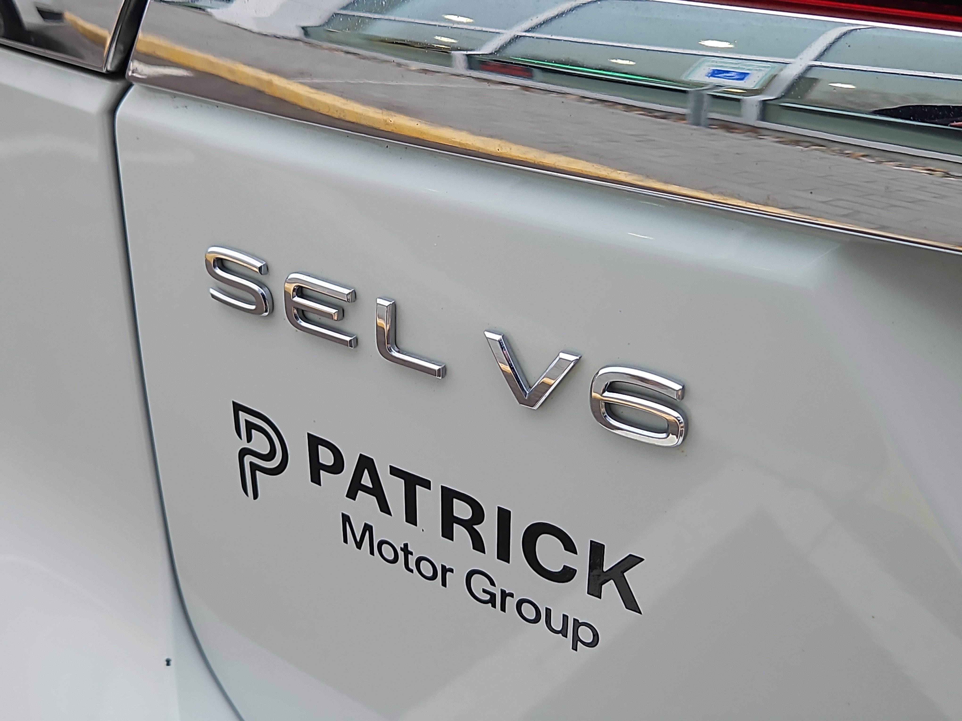 Certified 2022 Volkswagen Atlas SEL R-Line image 6