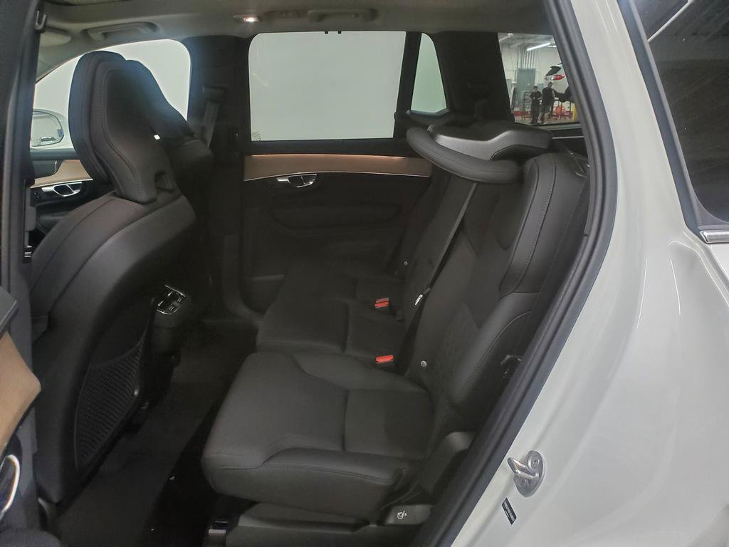 New 2027 Volvo XC90 B6 Plus AWD/4WD image 8