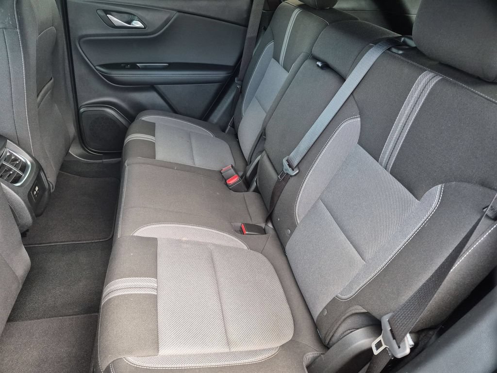 Used 2025 Chevrolet Blazer LT AWD/4WD image 28