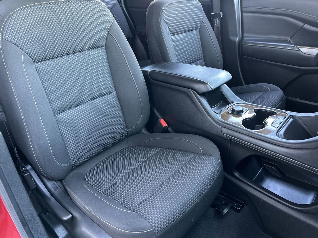 Used 2023 GMC Acadia SLE image 28