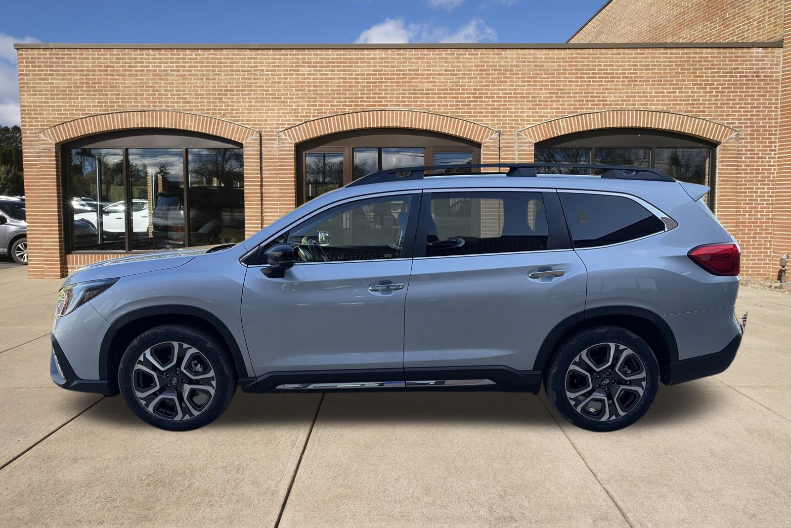 Used 2024 Subaru Ascent Touring AWD/4WD image 7