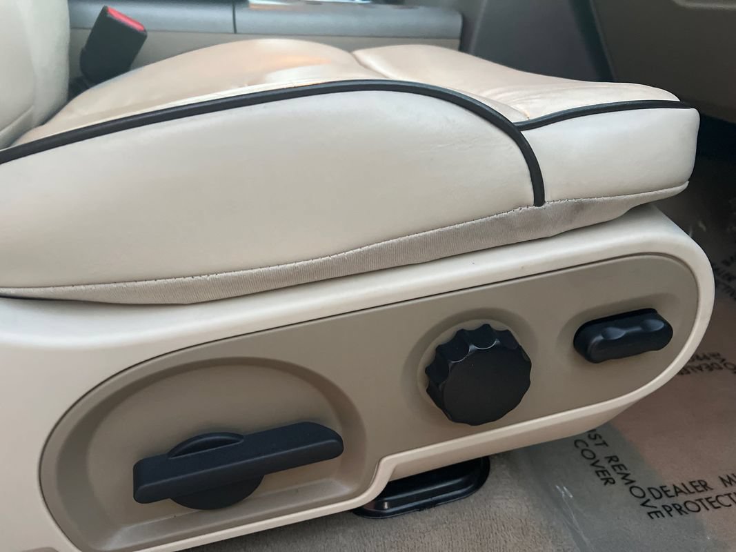 Used 2008 Lincoln Mark LT 4x4 image 20