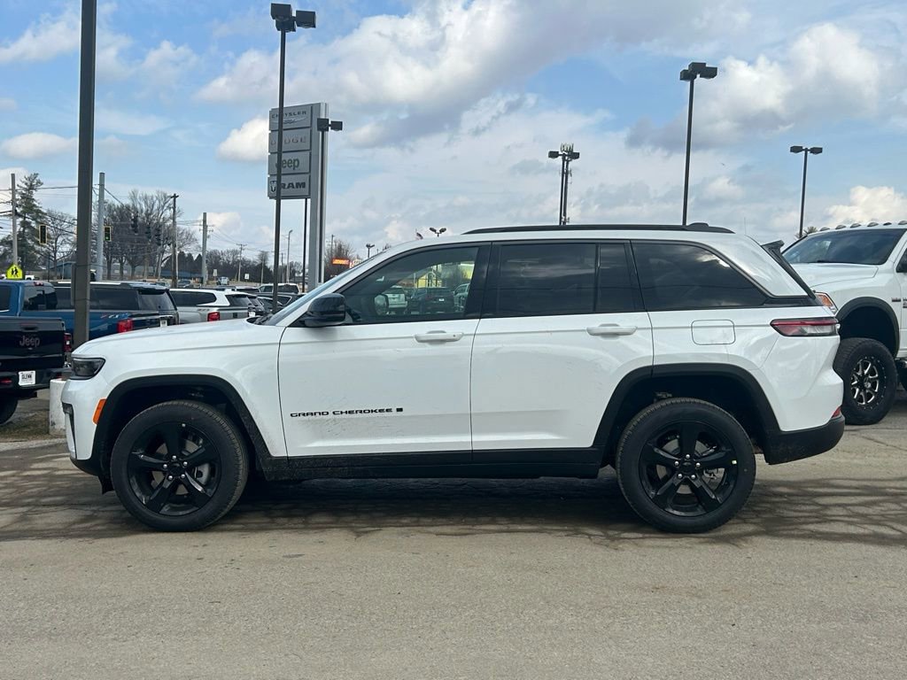 New 2026 Jeep Grand Cherokee Limited w/ Limited Altitude Package AWD/4WD image 12