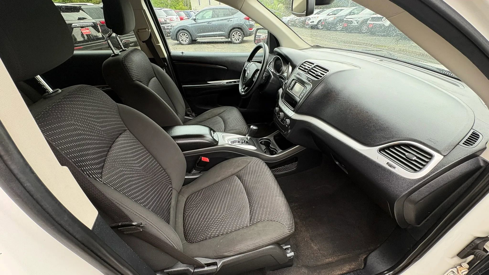 Used 2020 Dodge Journey SE FWD image 29