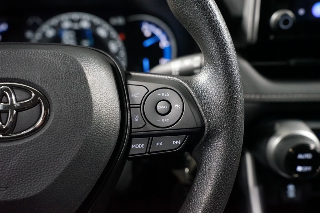 Used 2025 Toyota RAV4 LE image 13