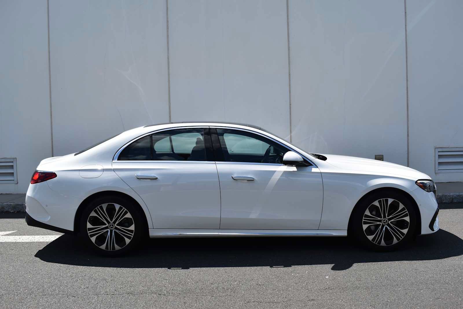 Used 2024 Mercedes-Benz E 350 4MATIC Sedan image 7